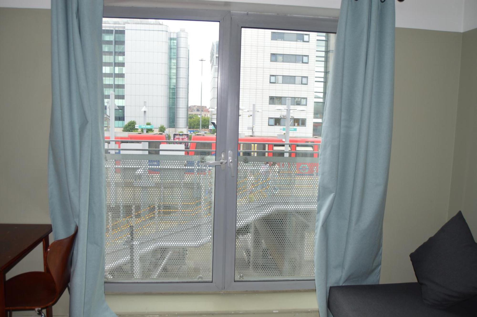 Entire Apartment Next To Canary Wharf In Londen Buitenkant foto